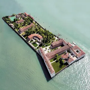 Isola Di San Servolo - Centro ホテル