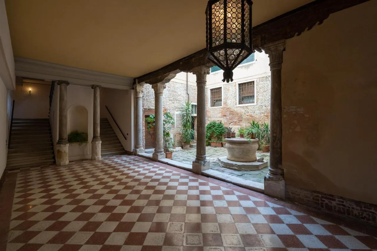 Ca' Longo Palace Damasco ヴェネツィア アパート